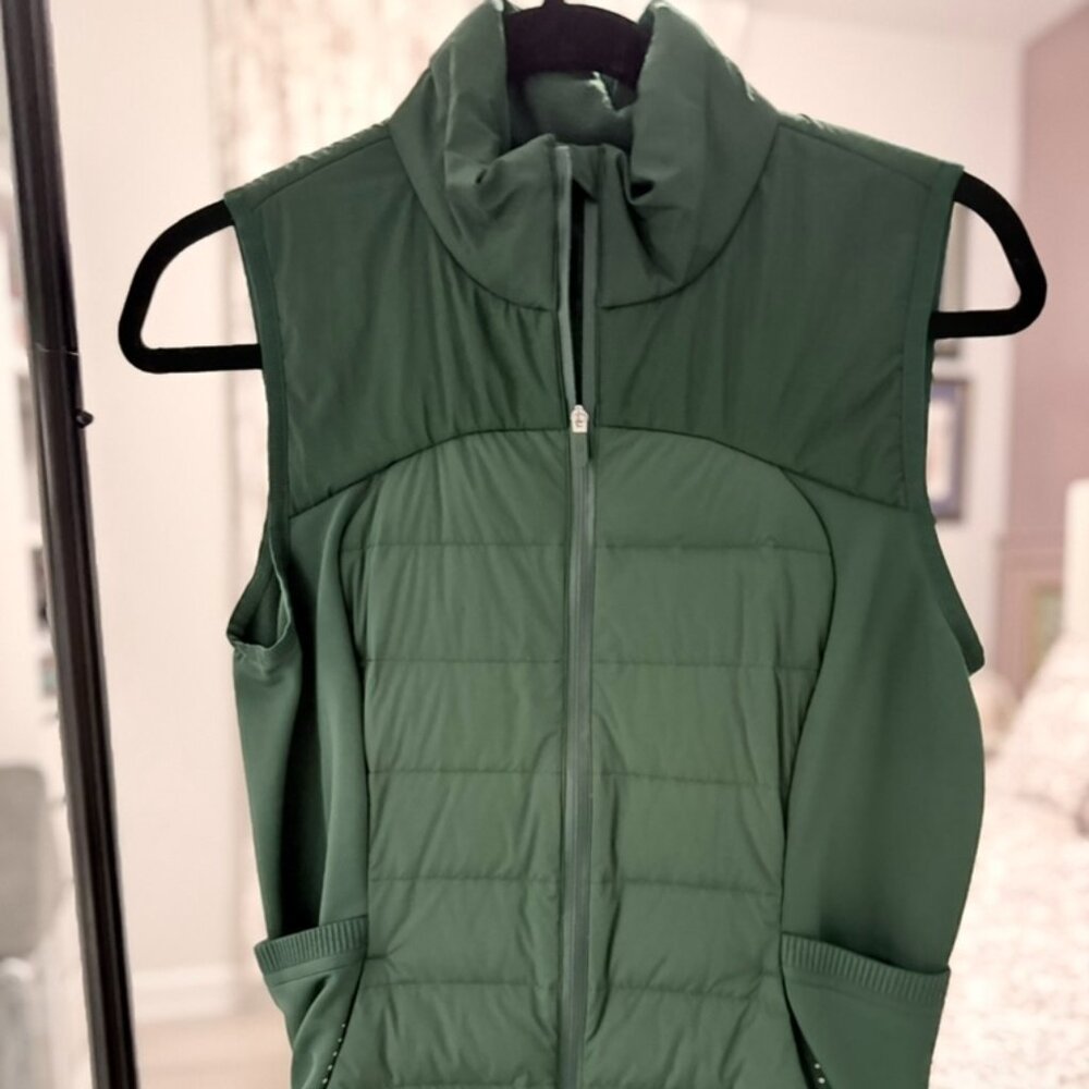 Lululemon Down for It All Vest Green Size 8 Goose Down